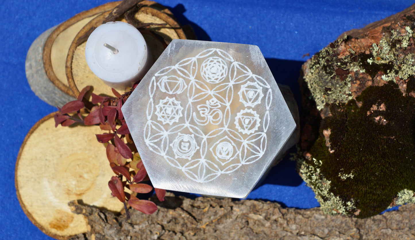 SELENITE CHARGING PLATES & CRYSTAL GRIDS