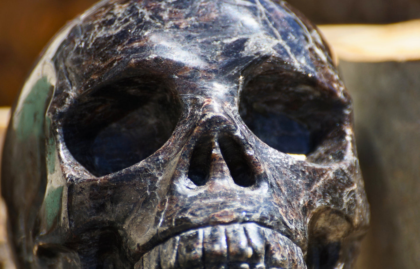 ARFVEDSONITE SKULL