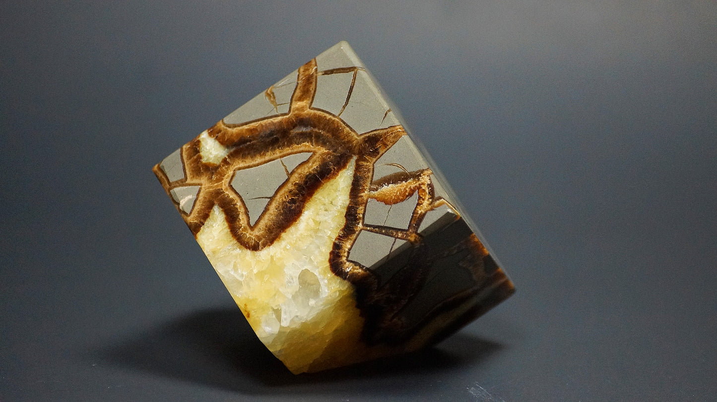 Septarian Cube