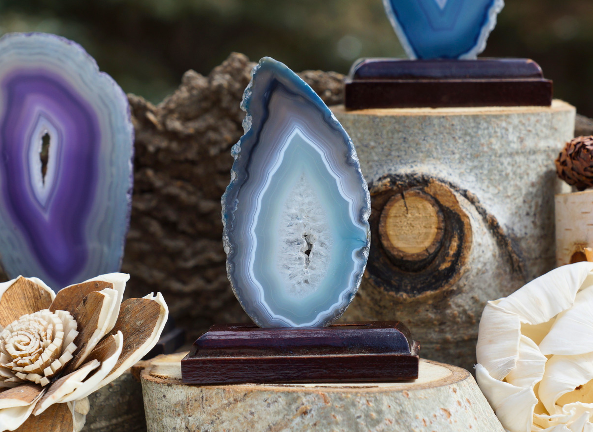 AGATE SLICE ON STAND